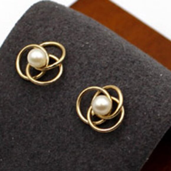 14K Pearl Stud Earrings with Flower Design - Picture 3 of 5